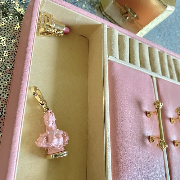 Juicy Marie Antoinette pink bust statue charm - Picture 2 of 13